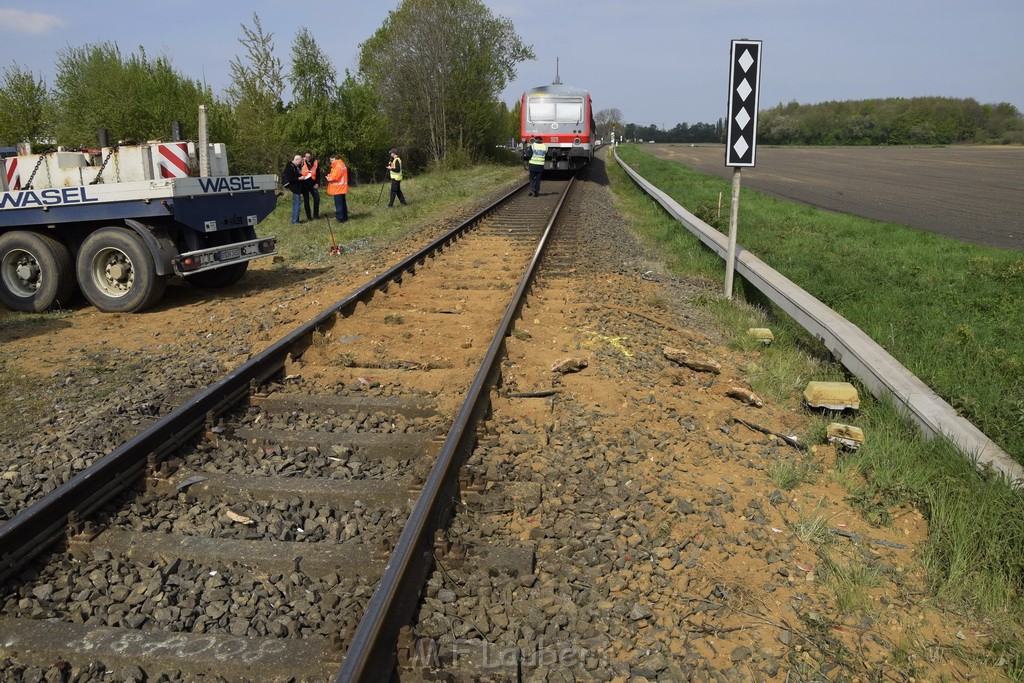 Schwerer VU LKW Zug Bergheim Kenten Koelnerstr P387.JPG - Miklos Laubert